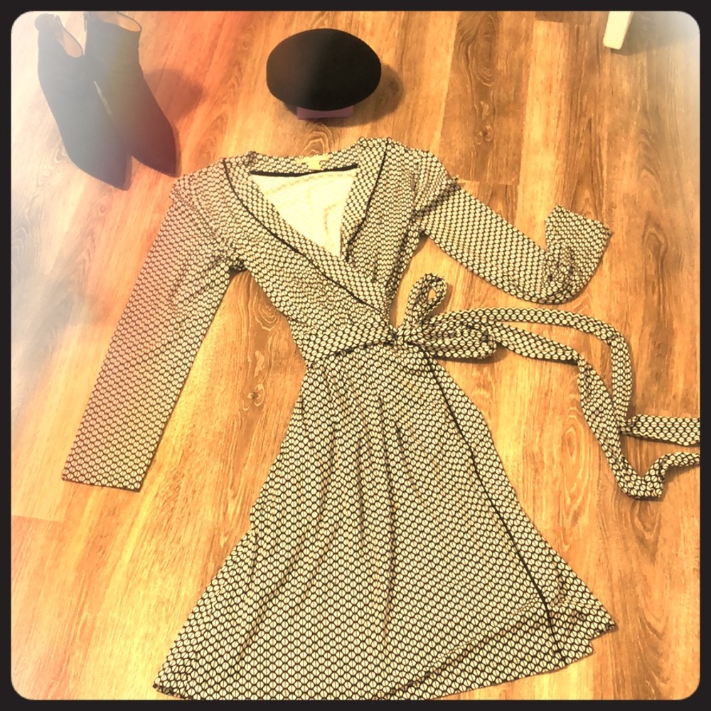 Banana 🍌 Republic B&W wrap dress